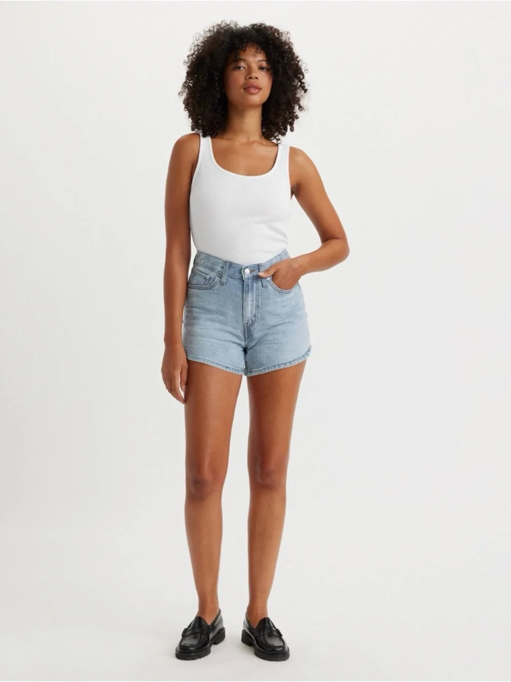 🎉 HOST PICK: Levi's '80s Mom Shorts - Light Blue Denim - Picture 3 of 10